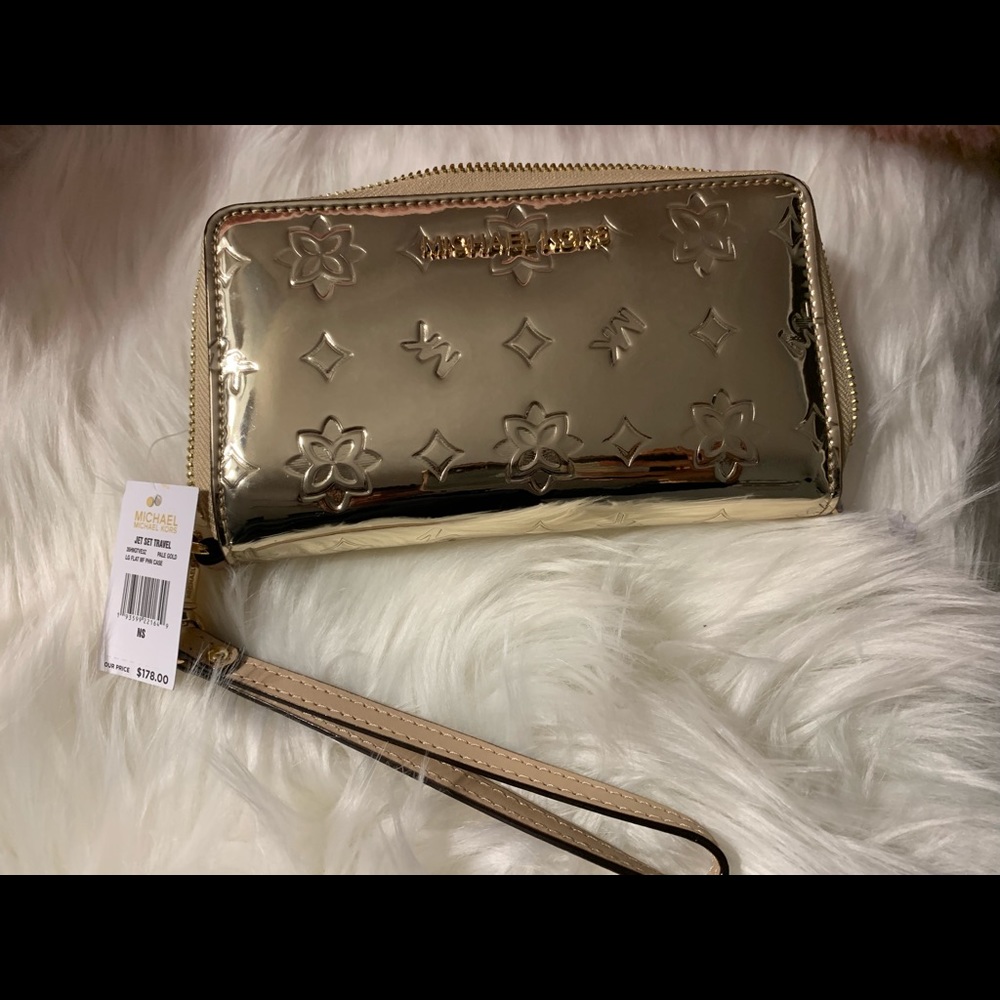 Michael Kors wristlet wallet